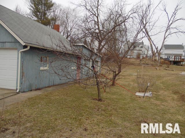 355 W WALNUT Street, Canton, IL 61520