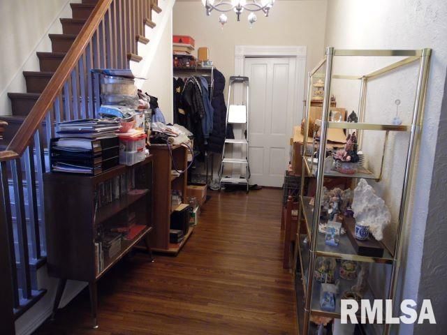 355 W WALNUT Street, Canton, IL 61520