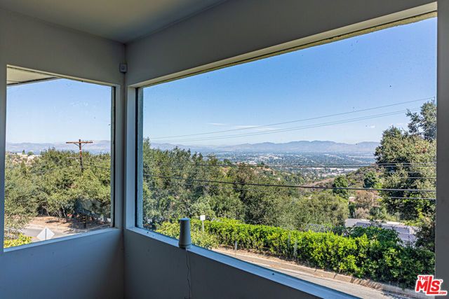 14301 Mulholland Drive, Los Angeles, CA 90077