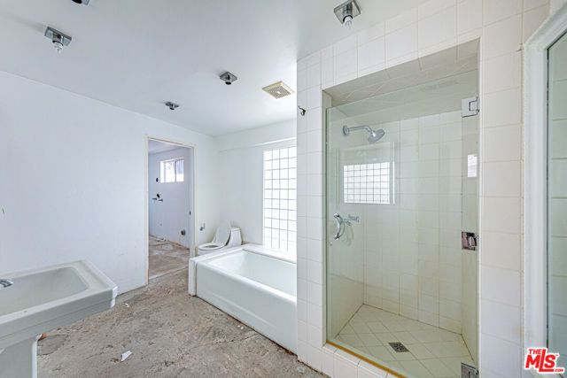 14301 Mulholland Drive, Los Angeles, CA 90077