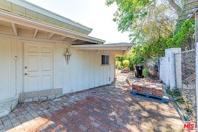 14301 Mulholland Drive, Los Angeles, CA 90077