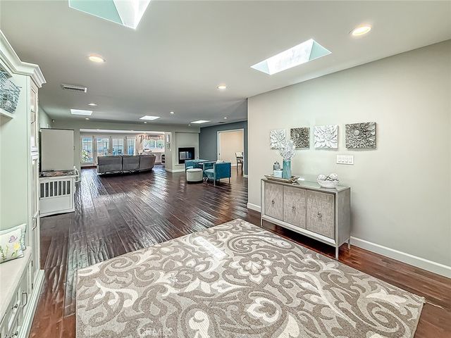 23433 Hatteras, Woodland Hills, CA 91367