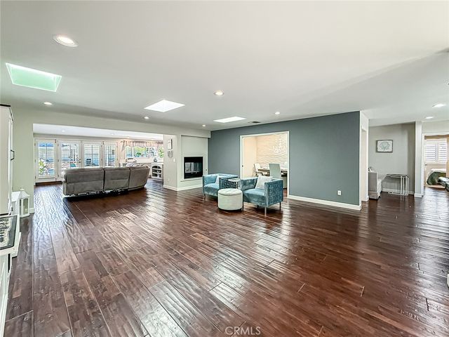 23433 Hatteras, Woodland Hills, CA 91367
