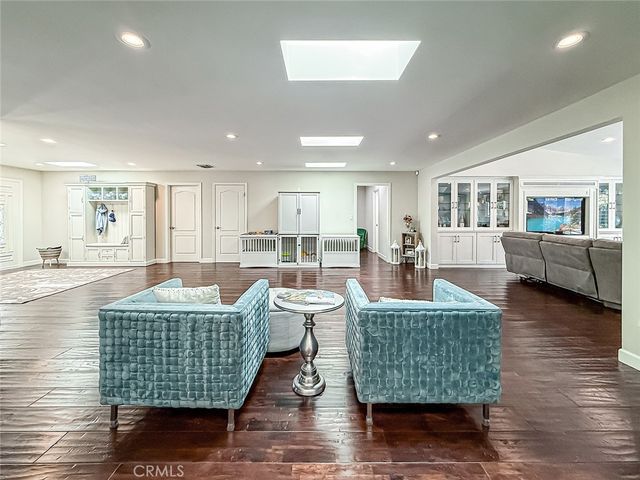 23433 Hatteras, Woodland Hills, CA 91367