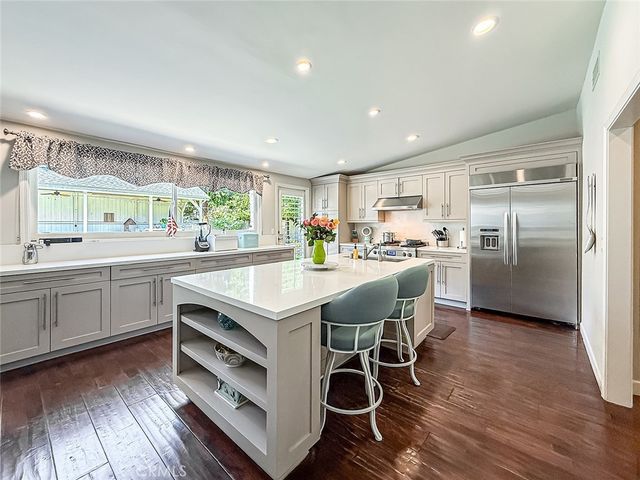23433 Hatteras, Woodland Hills, CA 91367