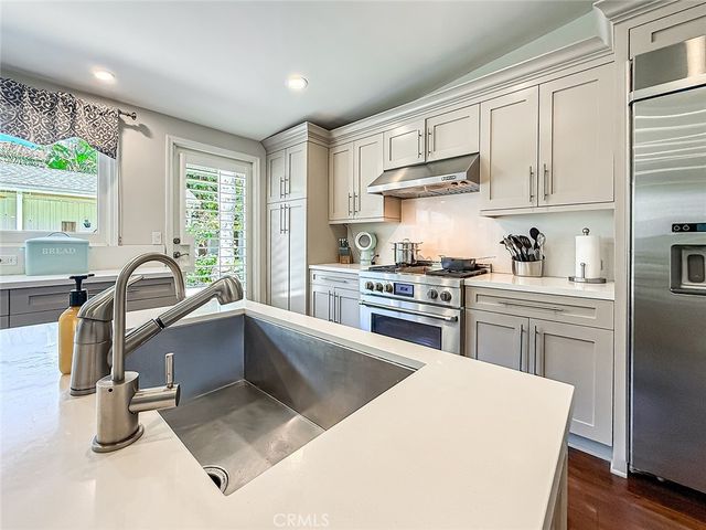 23433 Hatteras, Woodland Hills, CA 91367