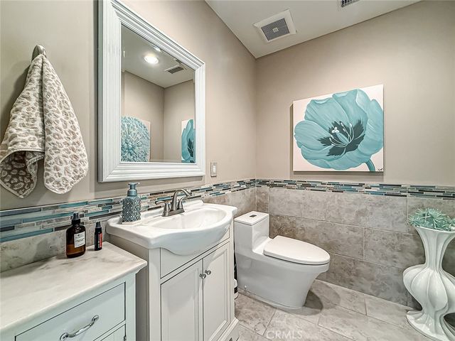 23433 Hatteras, Woodland Hills, CA 91367