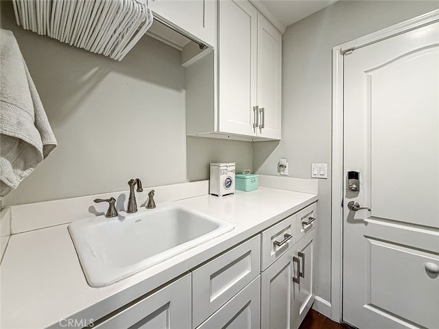 23433 Hatteras, Woodland Hills, CA 91367