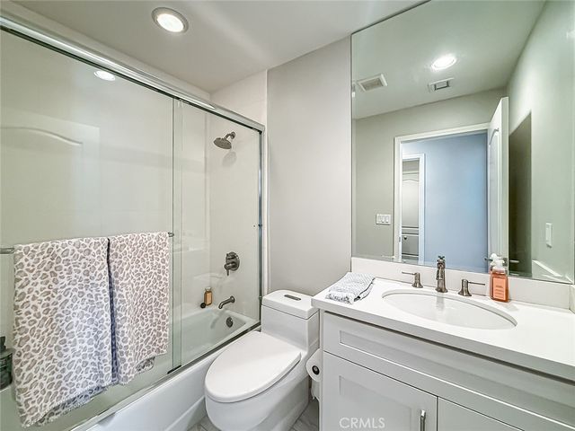 23433 Hatteras, Woodland Hills, CA 91367