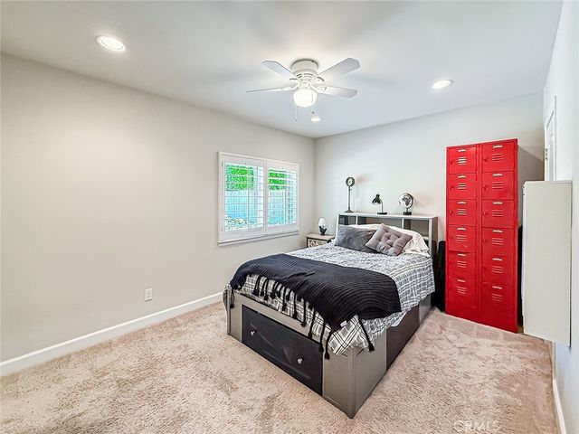 23433 Hatteras, Woodland Hills, CA 91367
