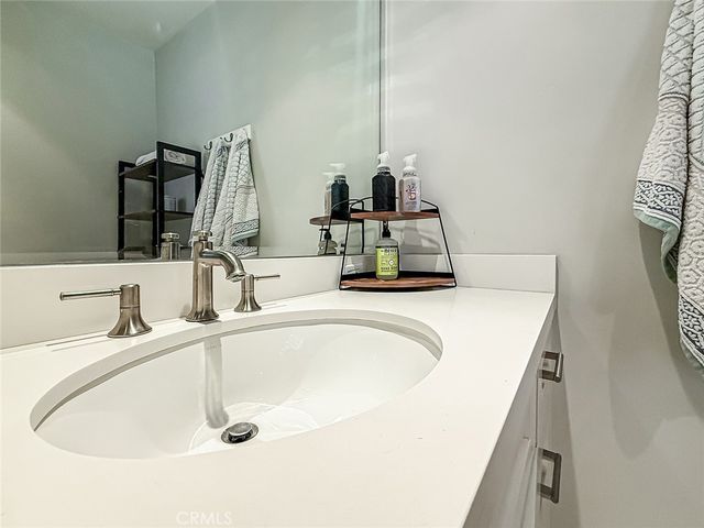 23433 Hatteras, Woodland Hills, CA 91367