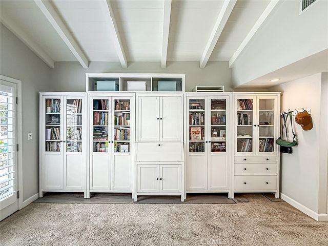 23433 Hatteras, Woodland Hills, CA 91367