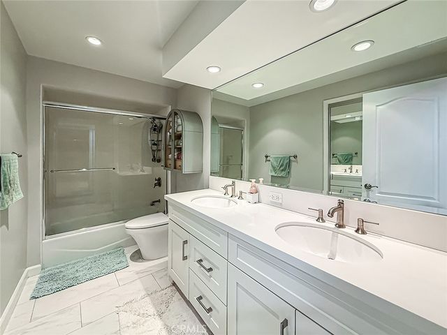 23433 Hatteras, Woodland Hills, CA 91367