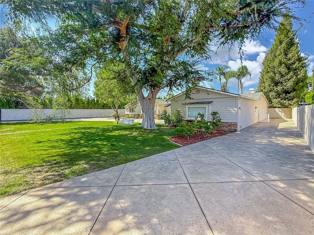 23433 Hatteras, Woodland Hills, CA 91367