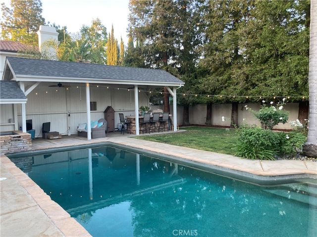 23433 Hatteras, Woodland Hills, CA 91367
