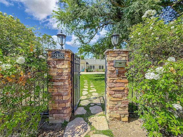 23433 Hatteras, Woodland Hills, CA 91367