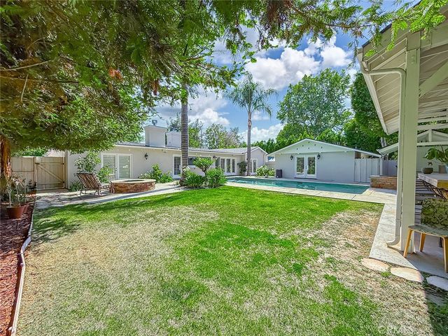 23433 Hatteras, Woodland Hills, CA 91367