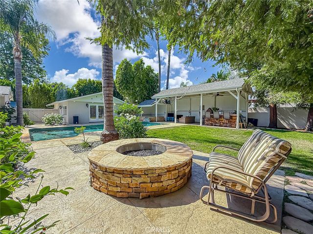 23433 Hatteras, Woodland Hills, CA 91367