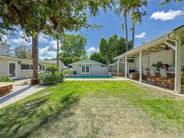 23433 Hatteras, Woodland Hills, CA 91367