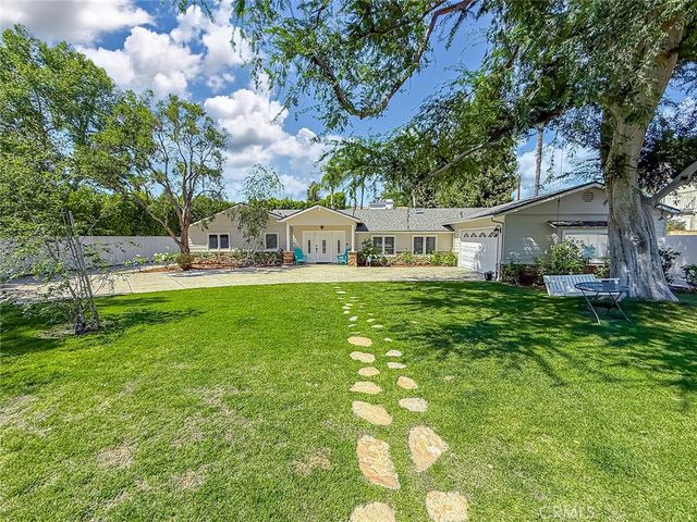 23433 Hatteras, Woodland Hills, CA 91367