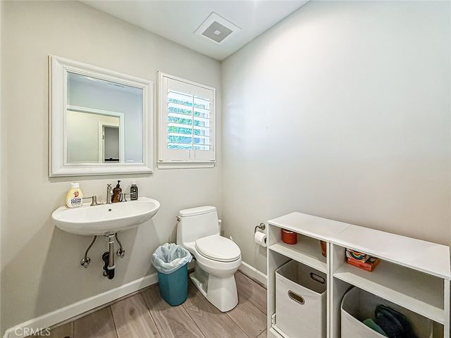 23433 Hatteras, Woodland Hills, CA 91367