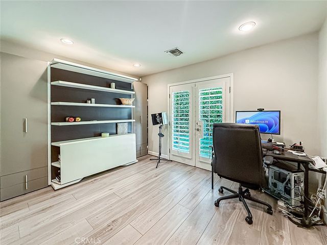 23433 Hatteras, Woodland Hills, CA 91367