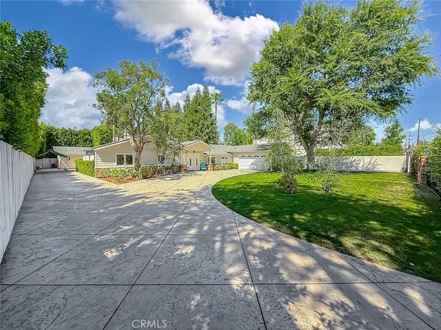 23433 Hatteras, Woodland Hills, CA 91367