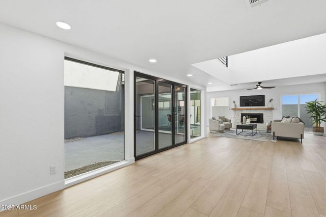 2323 E EVANS Drive, Phoenix, AZ 85022