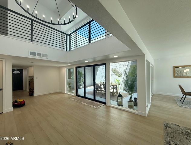 2323 E EVANS Drive, Phoenix, AZ 85022