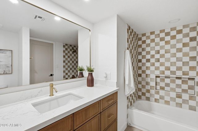 2323 E EVANS Drive, Phoenix, AZ 85022