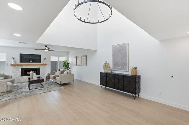 2323 E EVANS Drive, Phoenix, AZ 85022