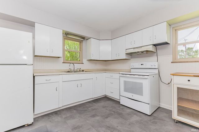 900 W ELSIE, Muncie, IN 47303