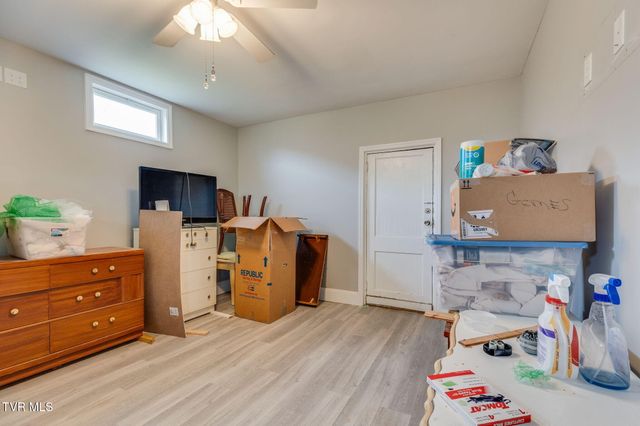 1632 Paperville Road, Bristol, TN 37620