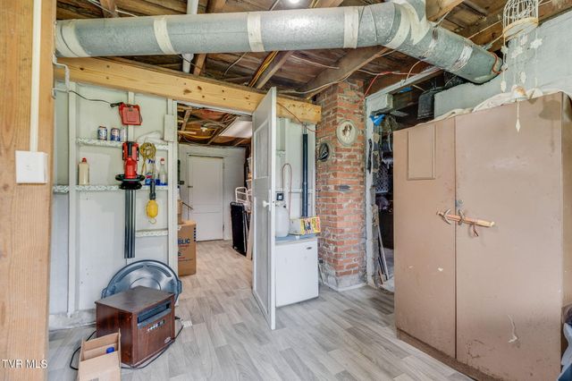 1632 Paperville Road, Bristol, TN 37620