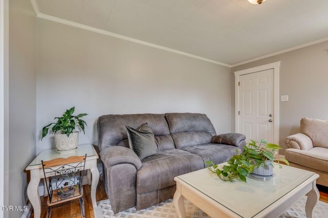 1632 Paperville Road, Bristol, TN 37620