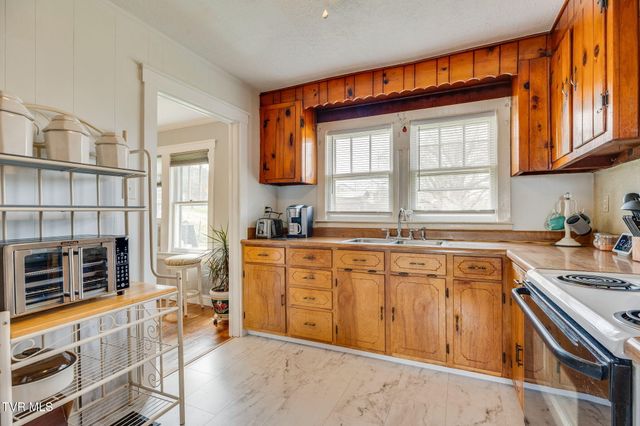 1632 Paperville Road, Bristol, TN 37620