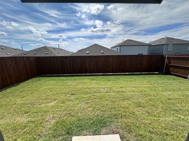 5549 Rollins Drive, Krum, TX 76249