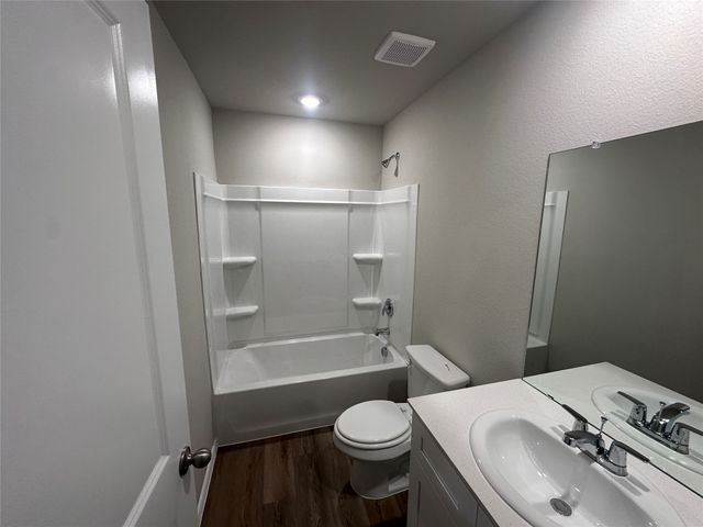 5549 Rollins Drive, Krum, TX 76249