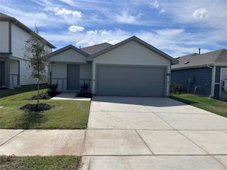 5549 Rollins Drive, Krum, TX 76249
