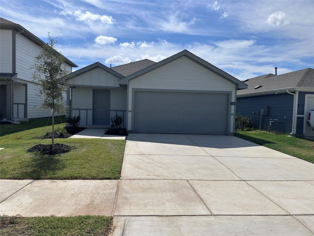 5549 Rollins Drive, Krum, TX 76249