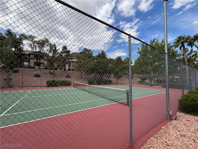 231 West Horizon Ridge Parkway 124, Henderson, NV 89012