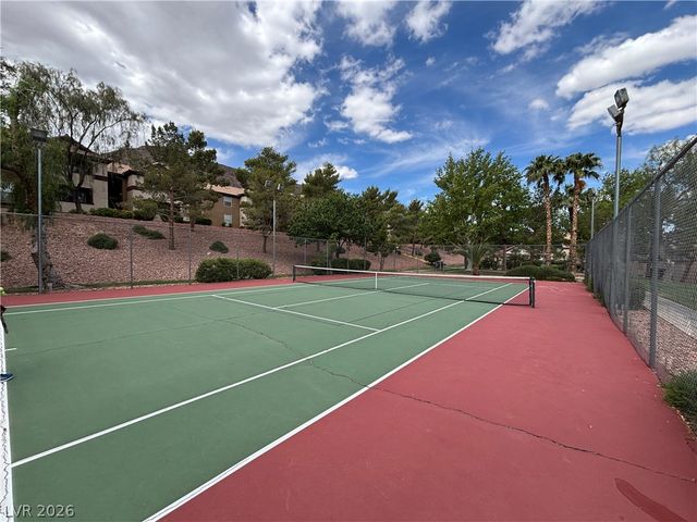 231 West Horizon Ridge Parkway 124, Henderson, NV 89012