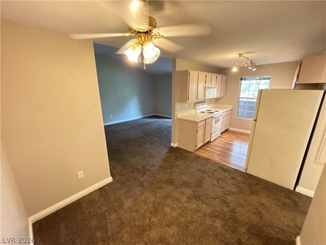 231 West Horizon Ridge Parkway 124, Henderson, NV 89012
