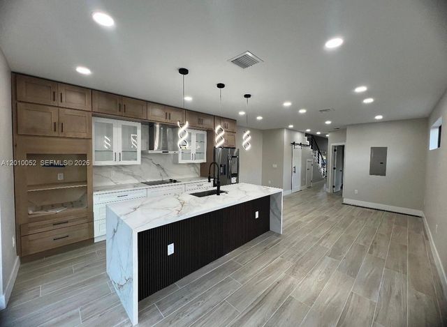 1818 NW 49th St, Miami, FL 33142