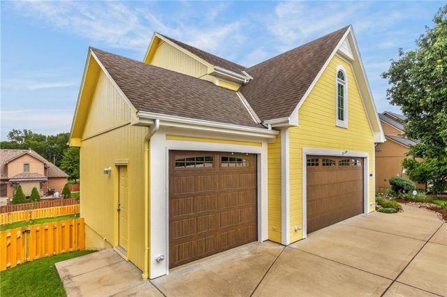 9015 N Lane Avenue, Kansas City, MO 64157