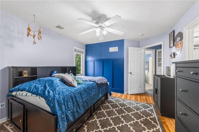 9015 N Lane Avenue, Kansas City, MO 64157