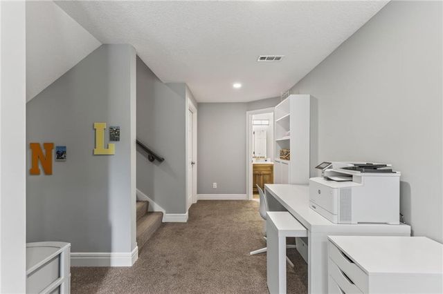 9015 N Lane Avenue, Kansas City, MO 64157