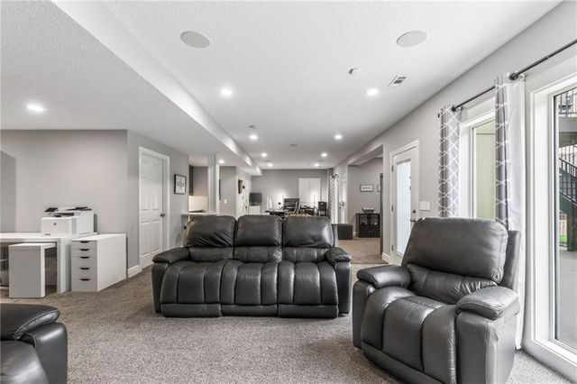 9015 N Lane Avenue, Kansas City, MO 64157