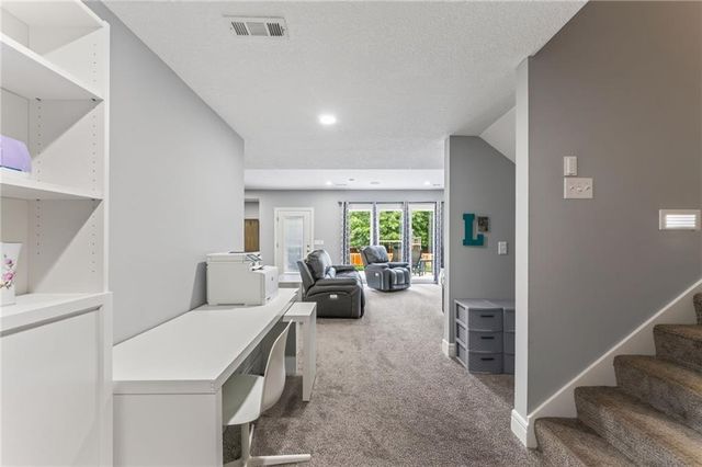 9015 N Lane Avenue, Kansas City, MO 64157