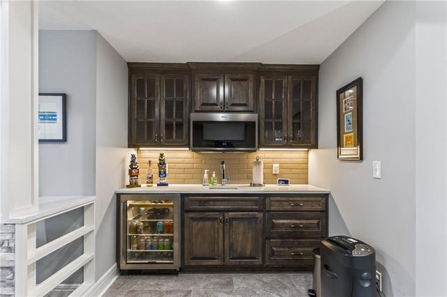 9015 N Lane Avenue, Kansas City, MO 64157
